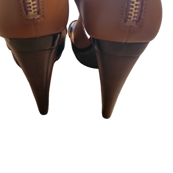 Michael Kors Elena Platform Size 9 NWOB - Picture 5 of 8